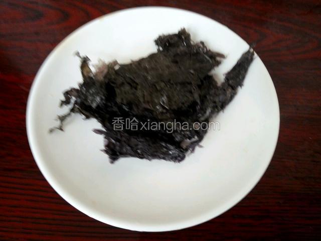 准备两片紫菜