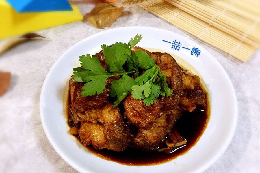 红烧鲈鱼
