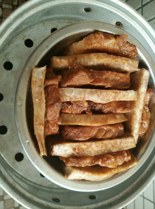 开水入锅，大火蒸1小时，喜欢软点的可适当加长时间