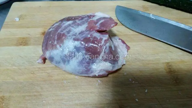 猪腿肉一块