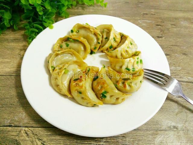 煎饺（详细做法可去看我发的《电饼档煎饺》菜谱）