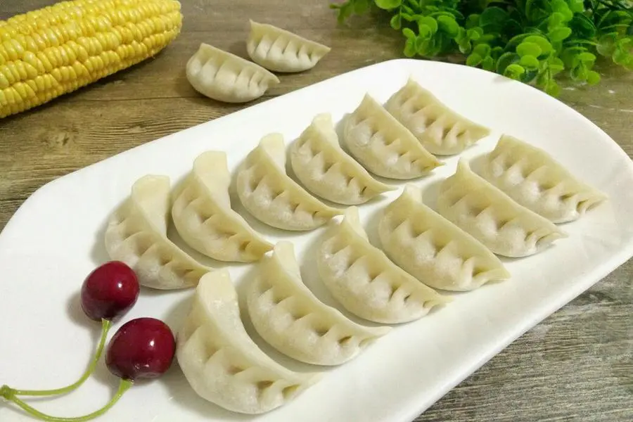 玉米胡萝卜猪肉馅饺子