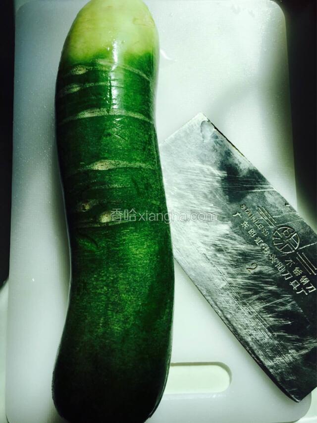 青萝卜洗干净