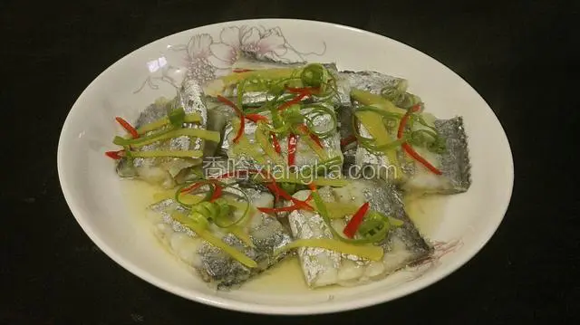 蒸好后在装饰下。