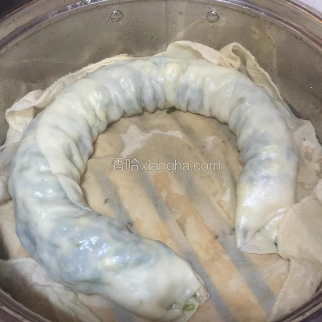 蒸熟后取出切块食用