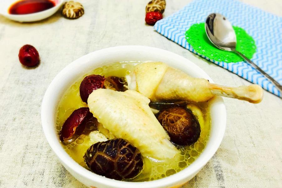 香菇红枣嫩鸡汤