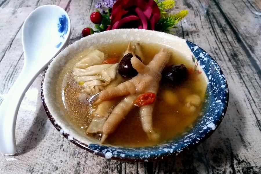 雞腳花生花膠湯