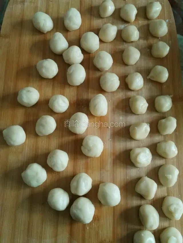 醒好后各分成相同的等份