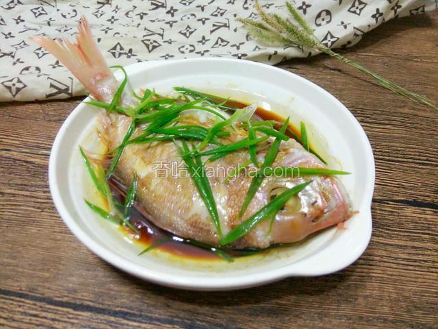 清蒸鱼好了，就开动吧