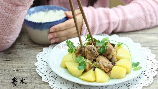 土豆烧鸡腿