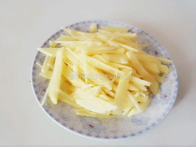 土豆切丝（切小块也可以）
