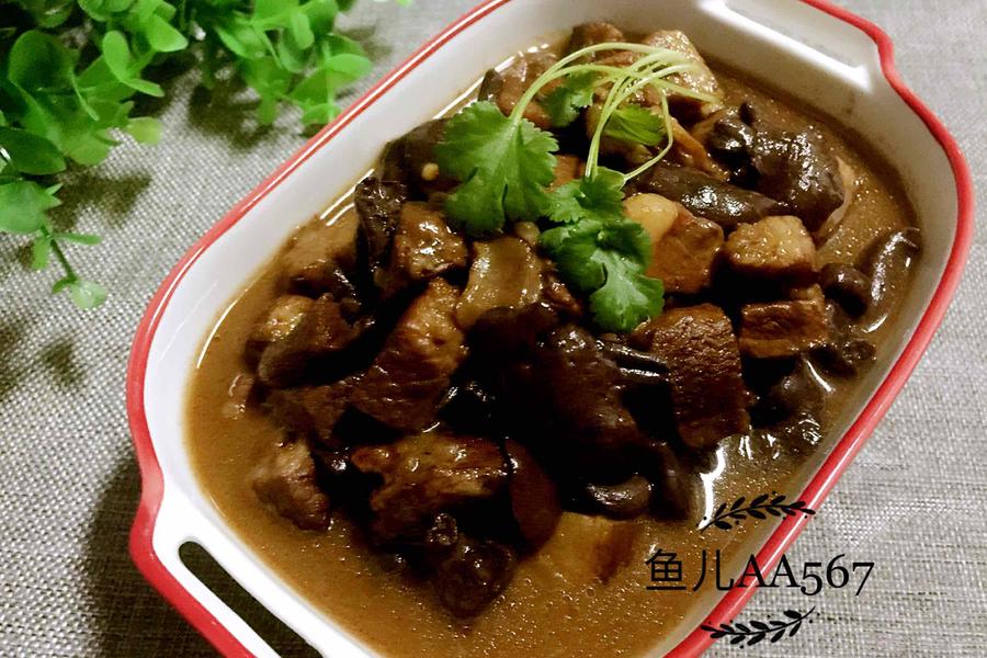 猪肉炖松伞蘑