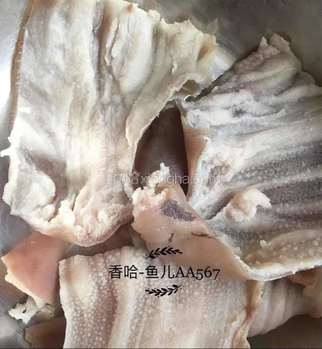 捞出洗净沥干。