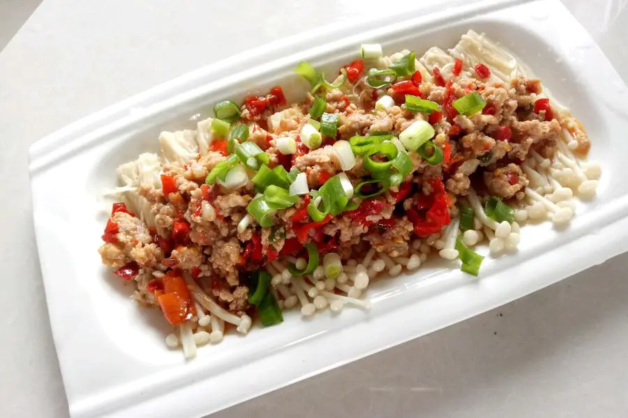 剁椒炒肉金针菇