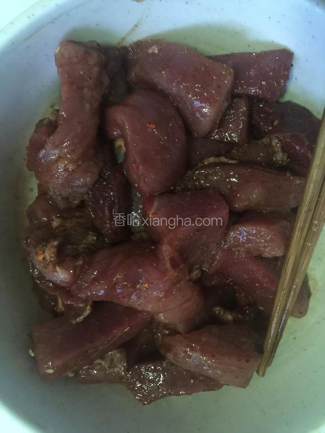 拌匀，冷藏腌制24小时。