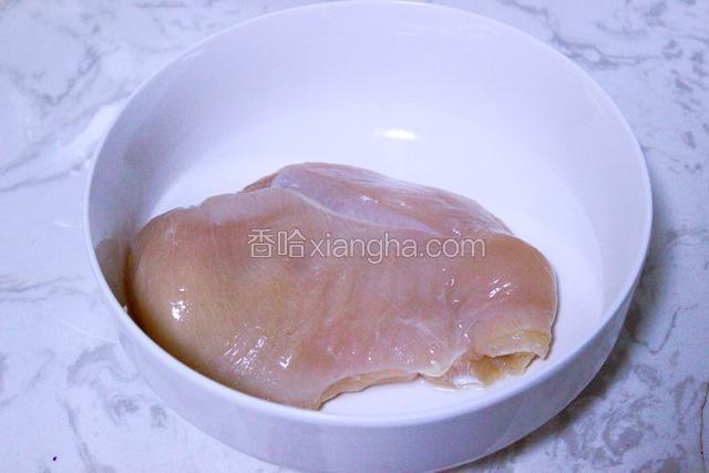 鸡胸肉清洗干净