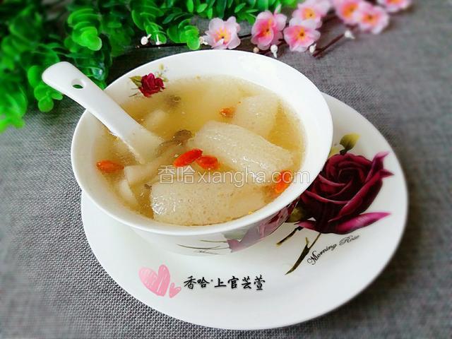 竹荪杂菌炖鸡汤