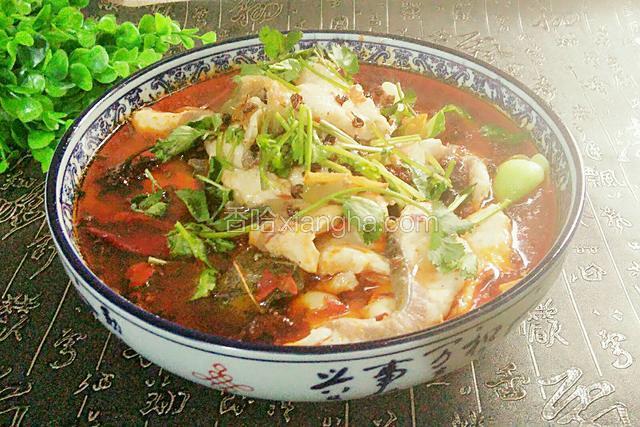 撒上香菜即可