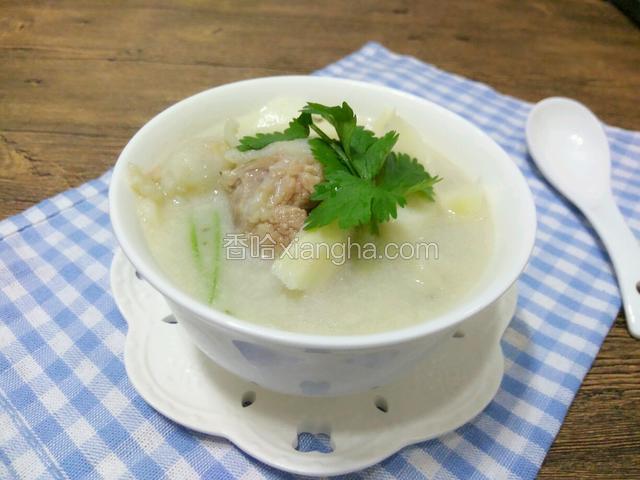 鱼皮饺山药骨头汤