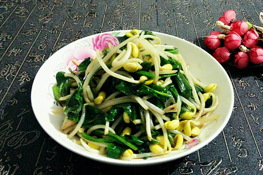 菠菜炒黄豆芽