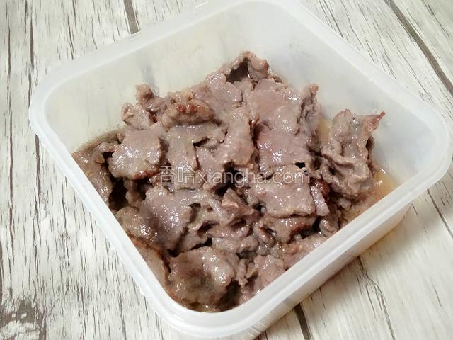 牛肉盛出备用。