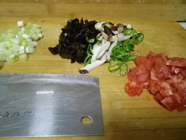 食材改刀，如图