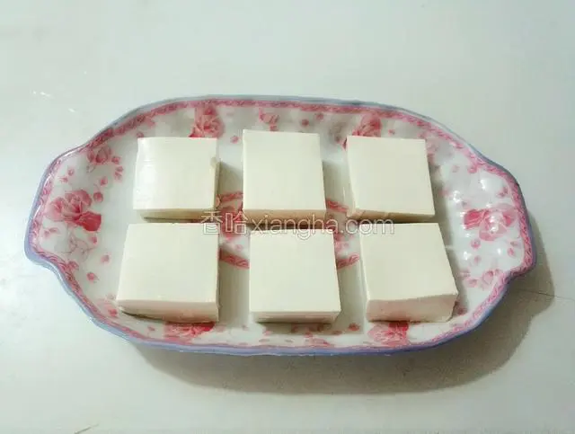 豆腐切小正方块