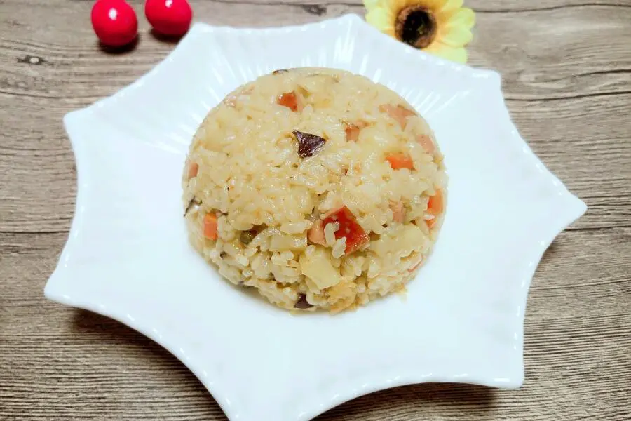 土豆火腿焖饭