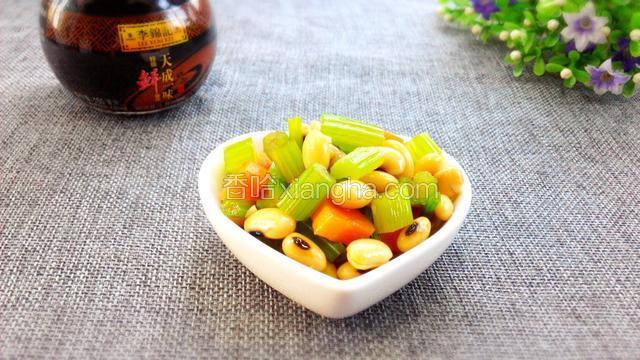 芹菜拌黄豆