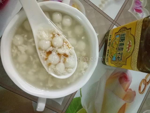 加入适量糖桂花，拌匀即可食用。