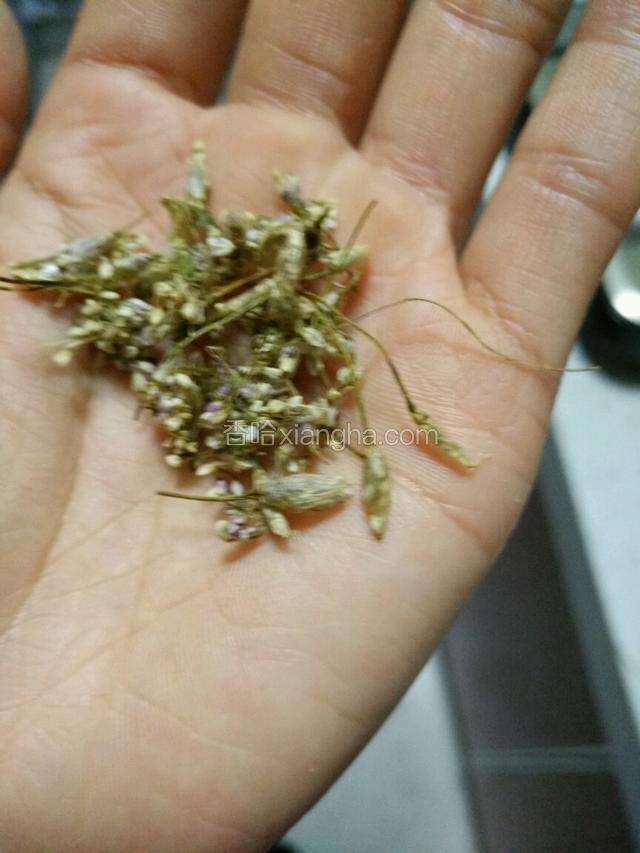 这个是麻麻花，一种香料。