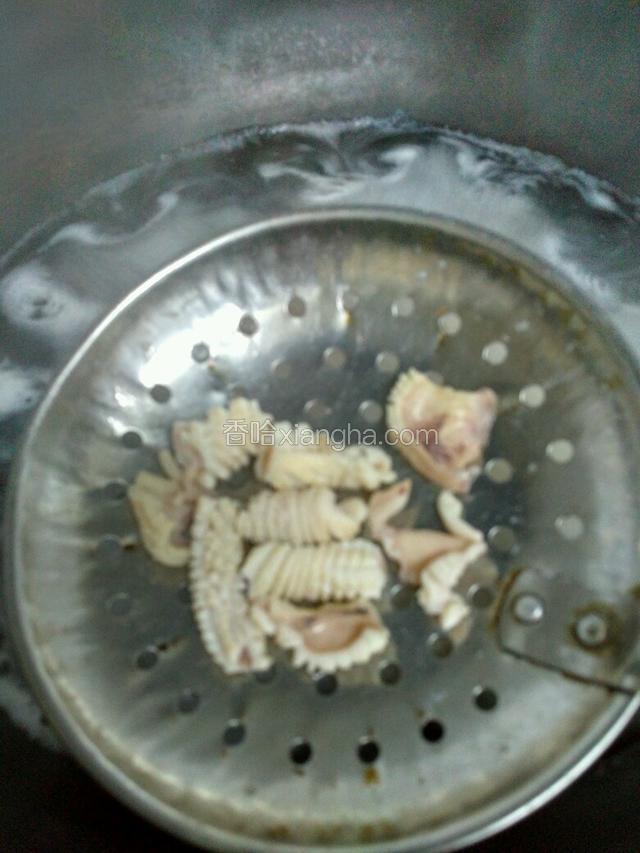 打卷后煮二、三分钟捞出。