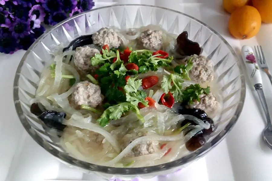 白萝卜丝牛肉丸子