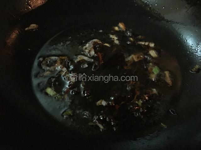 加入鲜味酱油，蚝油，