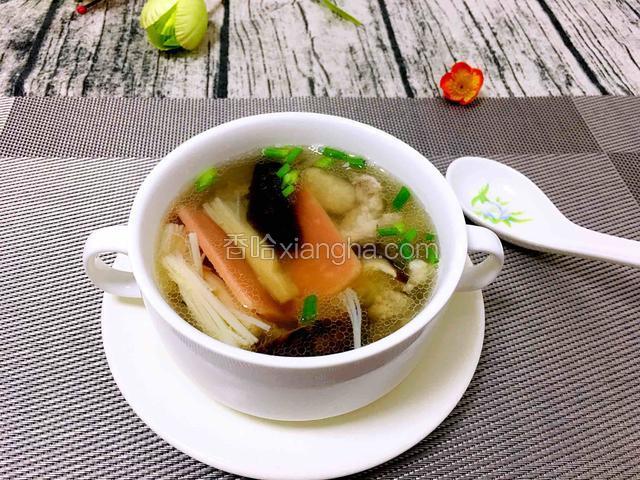 菌菇汆肉汤