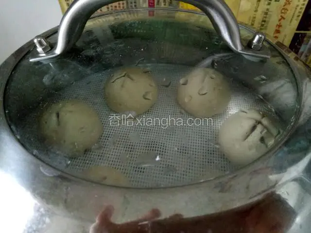冷水上锅，蒸上15分钟即可