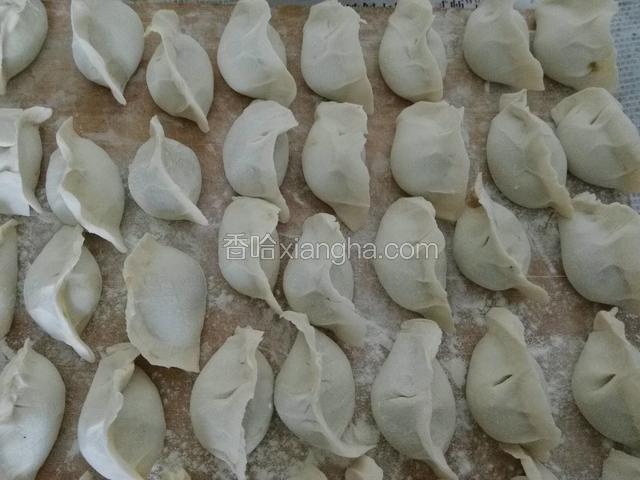 大批量包饺子；