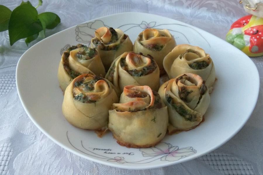 春暖花开……烤玫瑰花饺