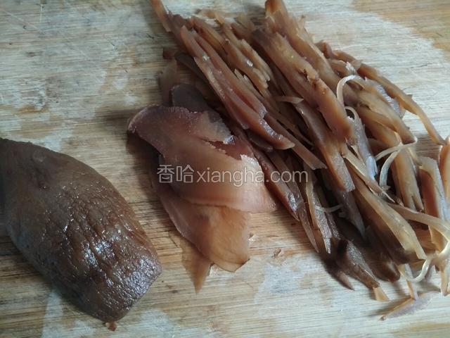 芥菜疙瘩咸菜切细条