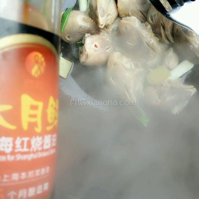 加上八角粉和红烧酱油