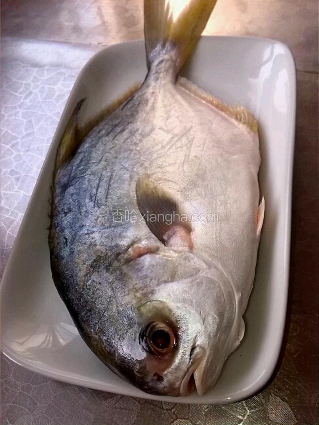 内脏，鱼鳃挖掉洗净