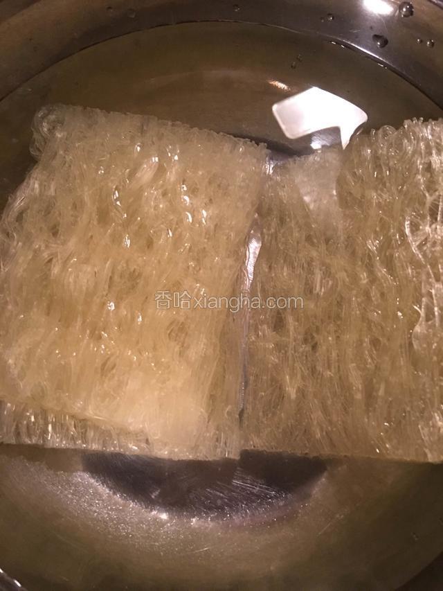 米粉用冷水泡软