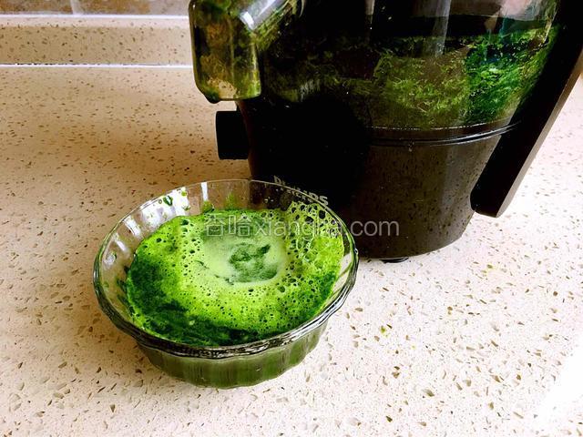 榨菠菜汁