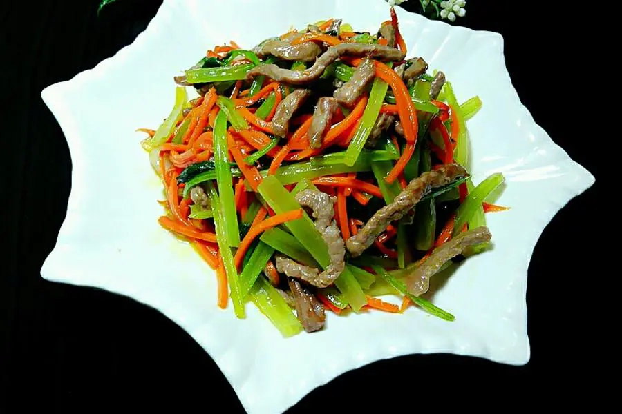 香芹牛肉丝