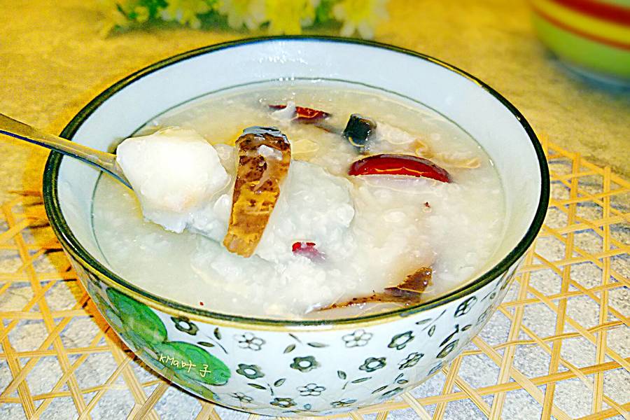 红枣香菇鳕鱼粥