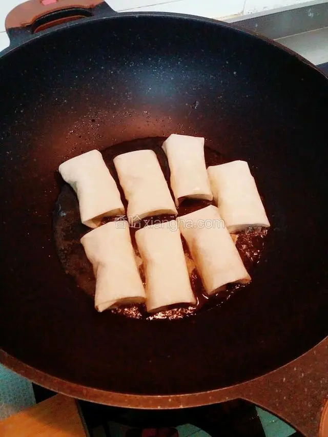 放锅中油炸