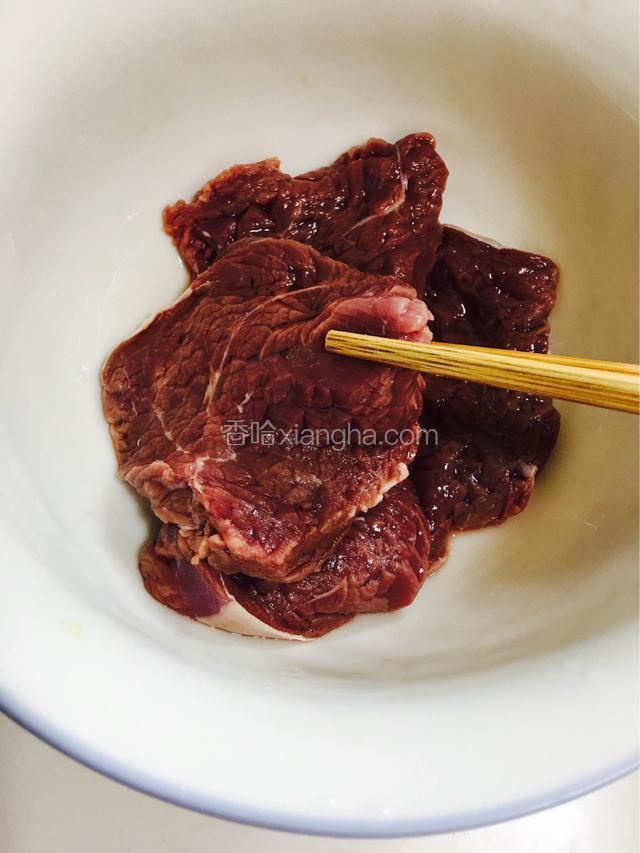 牛柳肉洗干净切厚片