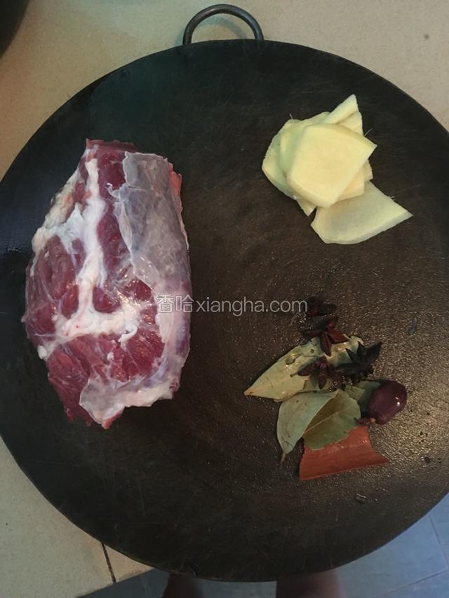 准备食材如图。