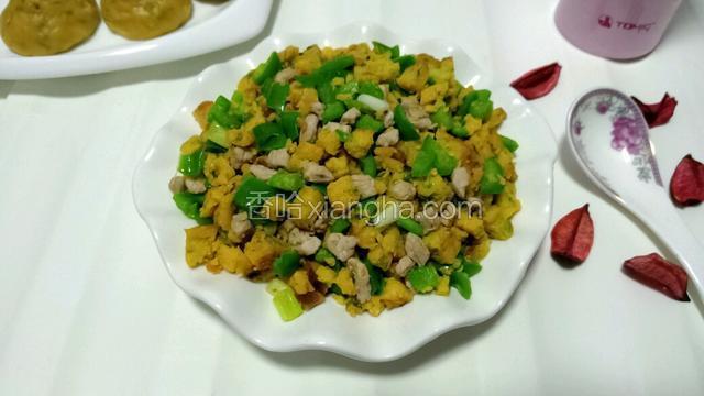 榆钱玉米饼炒肉丁