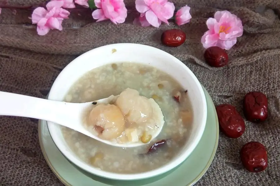桂圆莲子粥